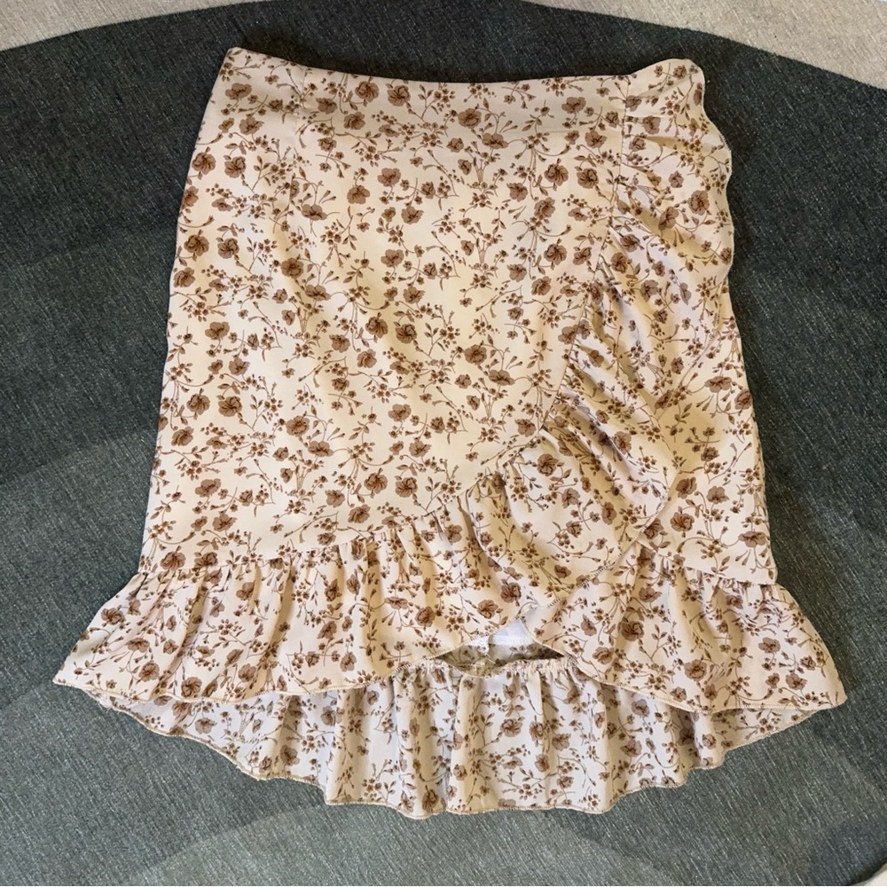SHEIN Cream Floral Ruffle Mini Skirt